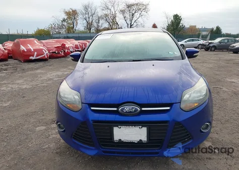 2013 Ford Focus Titanium z USA, uszkodzony, nr VIN 1FADP3N27DL156023